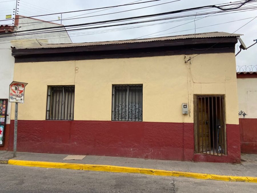 SE VENDE CASA GRANDE EN SECTOR CENTRO DE LA SERENA