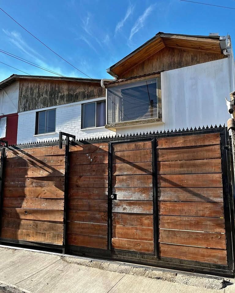 Casa de 2 pisos en venta – Villa Paraíso, Quillota