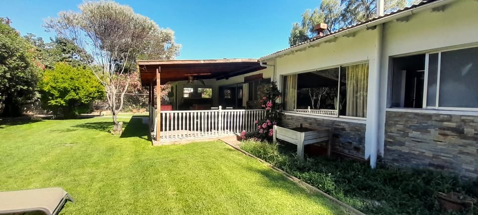 VENDO ESPECTACULAR CASA CON TERRENO DE 1.403 M² EN EL MEJOR SECTOR