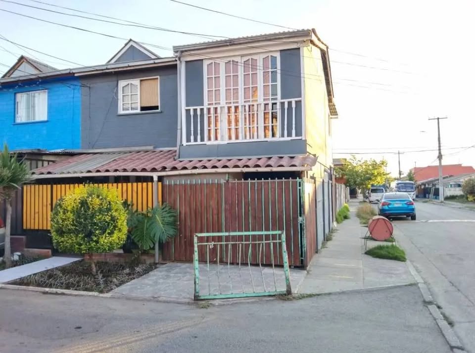 En venta casa esquina 2 pisos, ampliada, El Retoño II etapa, Quillota