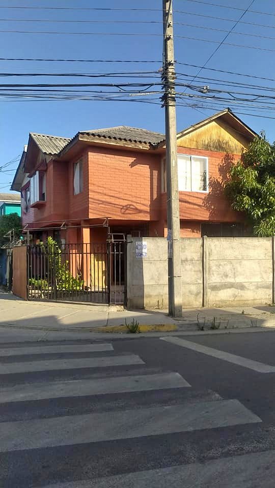 Se vende casa esquina de 2 pisos, El Sendero , Quillota