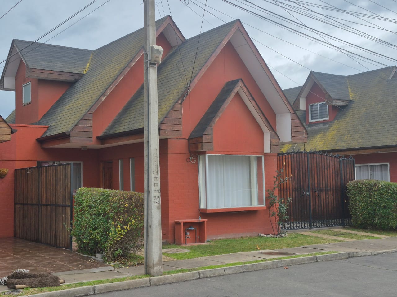 Se Arrienda Casa en Condominio – La Cruz