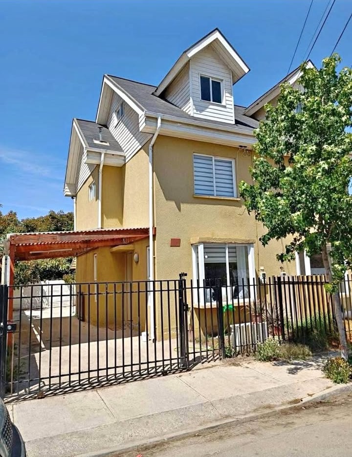 Casa  3 dormitorios Paradero 14 La Cruz