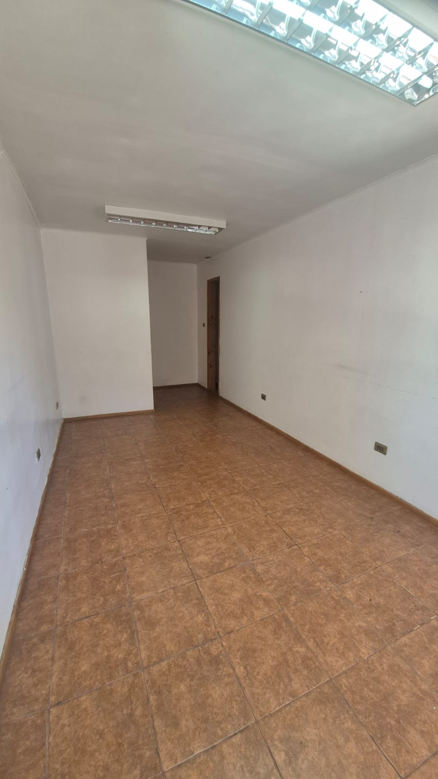 Foto 2 de OFICINA A MEDIA CUADRA DE AVENIDA CONDELL QUILLOTA