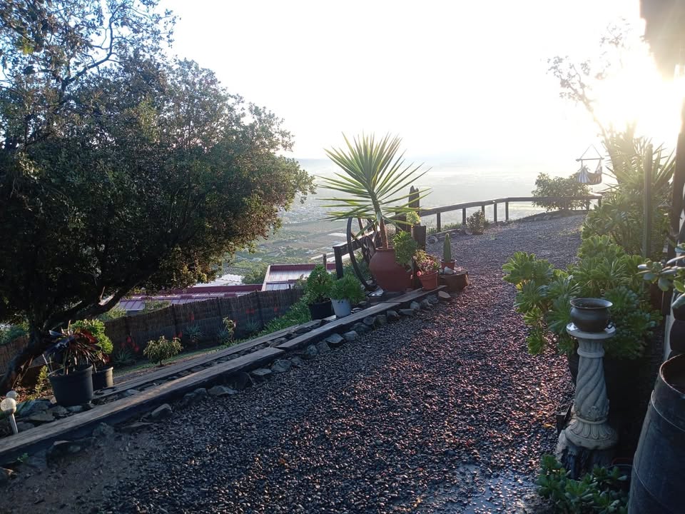 Foto 6 de PARCELA CON CASA EN LOMAS DE SAN ISIDRO