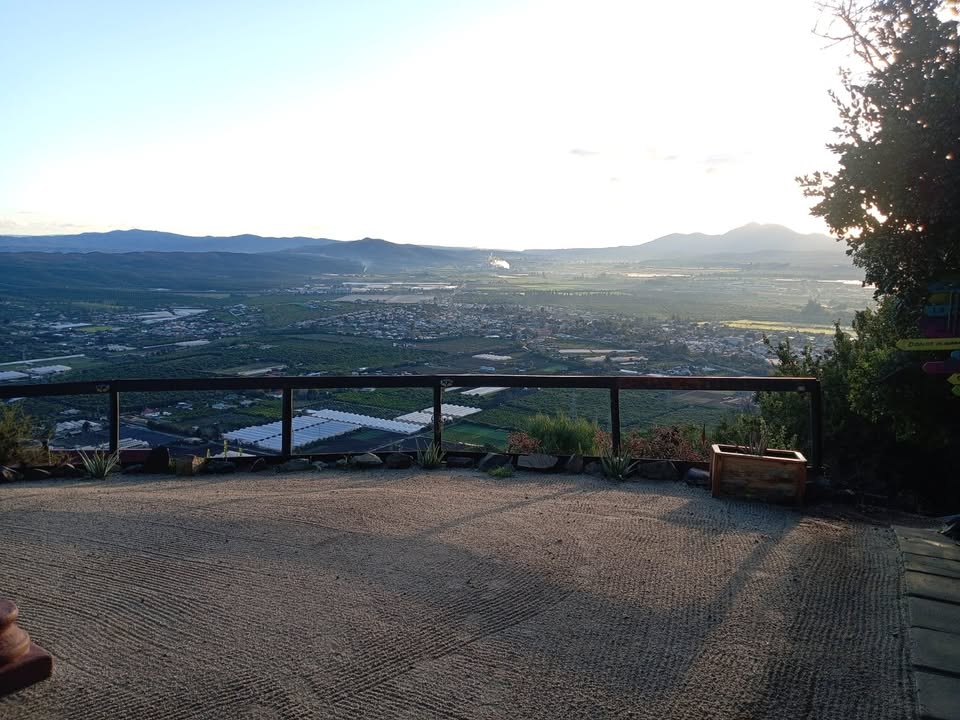 Foto 8 de PARCELA CON CASA EN LOMAS DE SAN ISIDRO