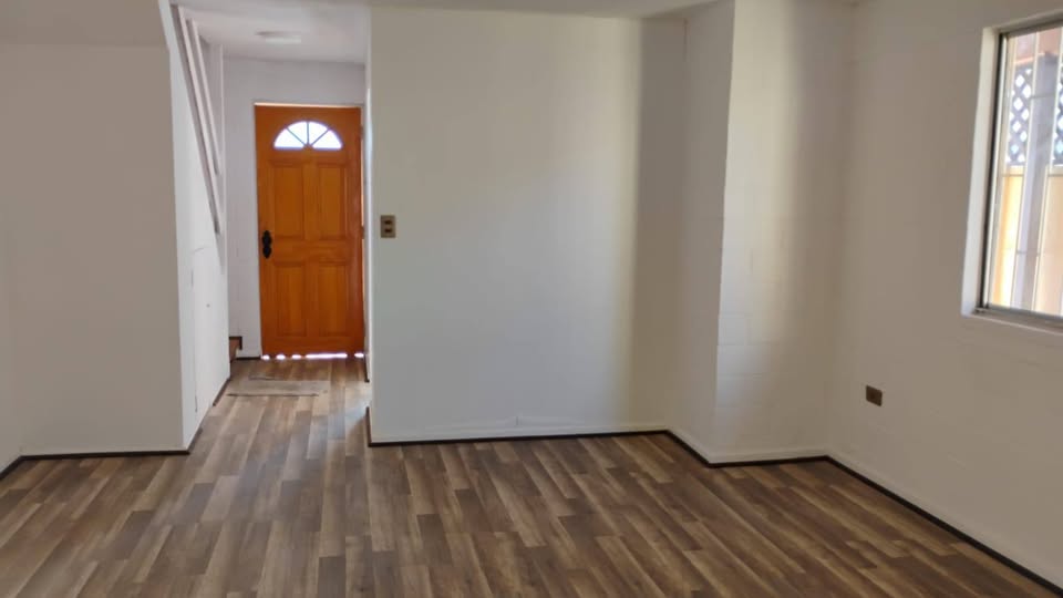 Foto 3 de Arrienda casa de 2 pisos en Condominio Plaza del Sol, La Cruz