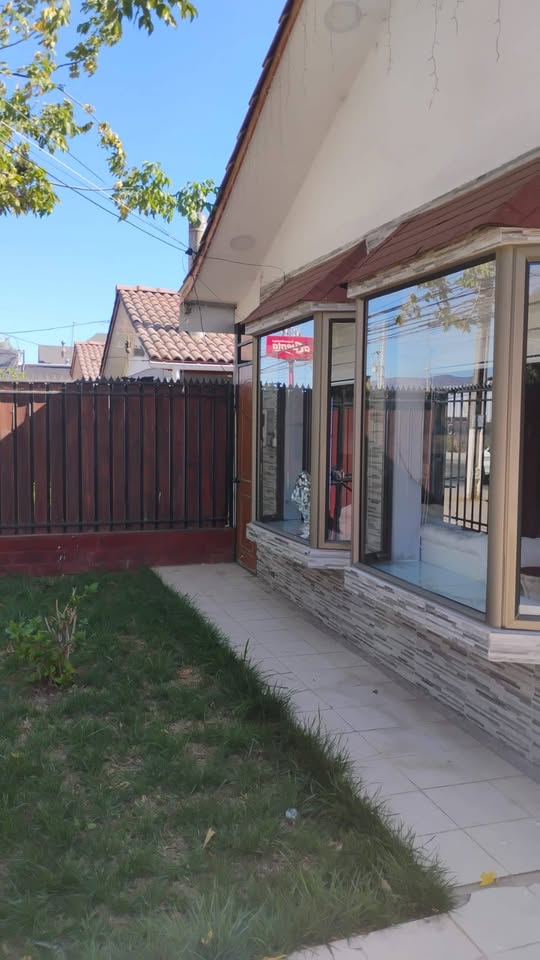 Foto 2 de Casa independiente en venta en Av. Valparaíso, Quillota